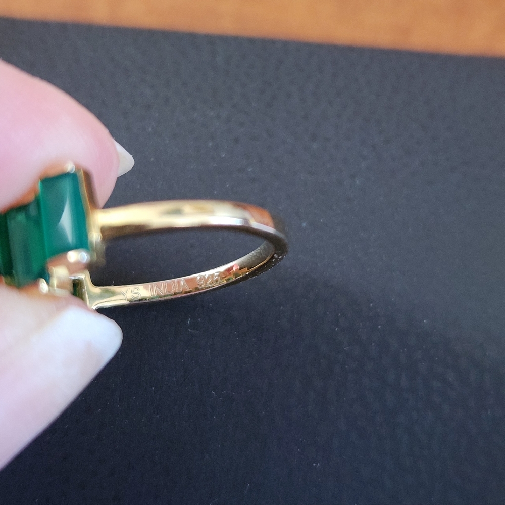 Elegant Gold and Green Onyx Ring Size 7 - Picture 8 of 8